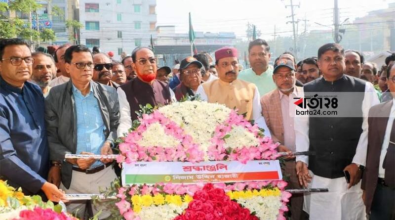 বর্ণাঢ্য-আয়োজনে-বীর-মুক্তিযোদ্ধাদের-স্মরণ-করছে-ফেনীবাসী