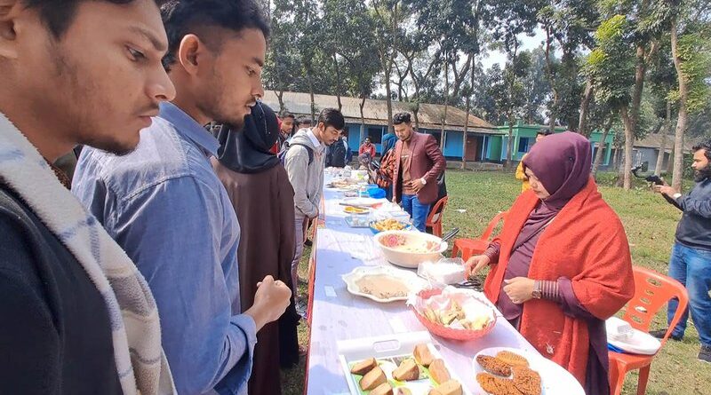 উচ্ছ্বাসে-মুখরিত-আলতাফ-গোলন্দাজ-ডিগ্রি-কলেজের-পিঠা-উৎসব