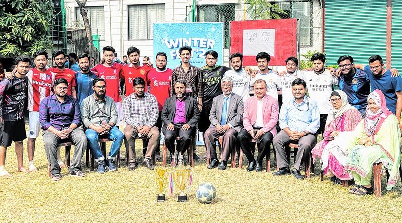 ইউআইটিএস’র-সিএসই-বিভাগে-ফুটবল-টুর্নামেন্টের-ফাইনাল-অনুষ্ঠিত