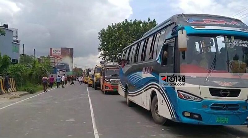 ঢাকা-চট্টগ্রাম-মহাসড়ক-অবরোধ-শিক্ষার্থীদের,-যান-চলাচল-বন্ধ