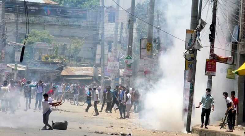 বগুড়ায়-আন্দোলনকারীদের-সঙ্গে-পুলিশের-দফায়-দফায়-সংঘর্ষ